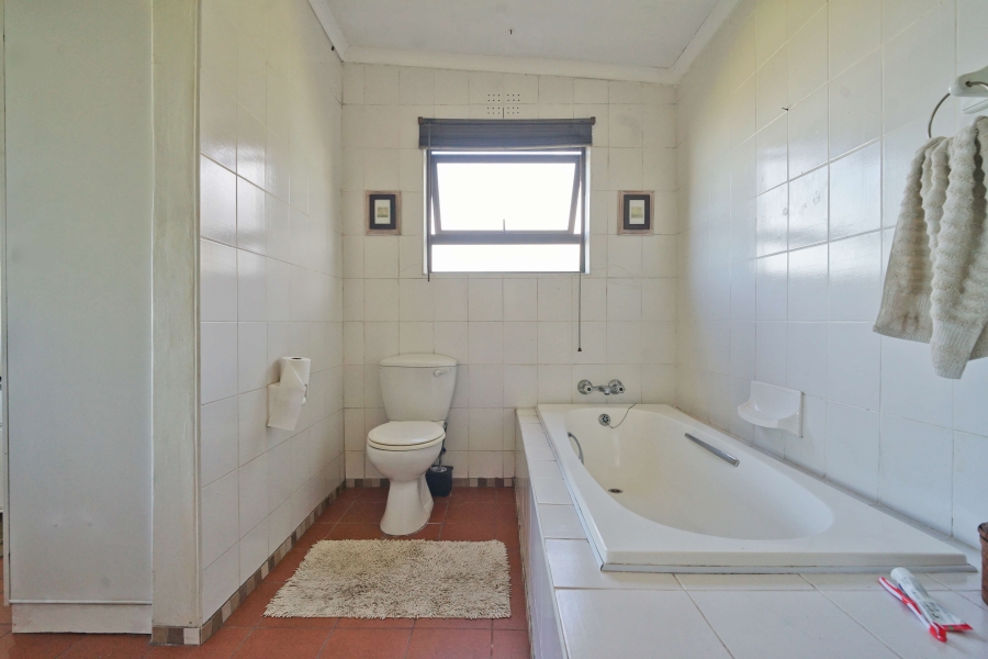 3 Bedroom Property for Sale in Winterstrand Eastern Cape